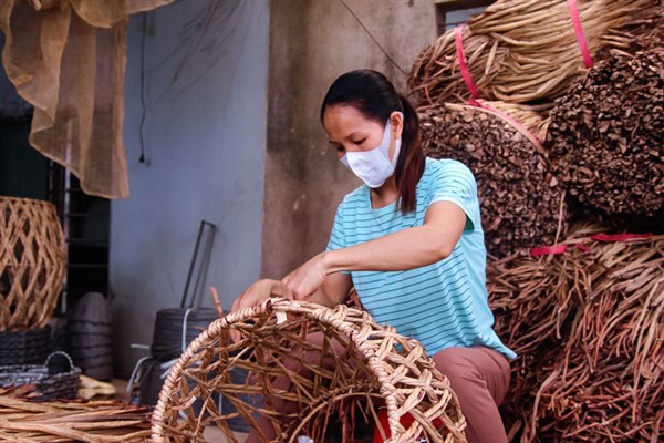 Lâm Đồng: Chủ động nguồn nguyên liệu đan lát từ cây lục bình