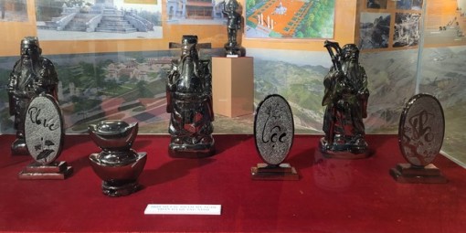 Thừa Thiên Huế: Trưng bày sản phẩm thủ công mỹ nghệ từ than đá