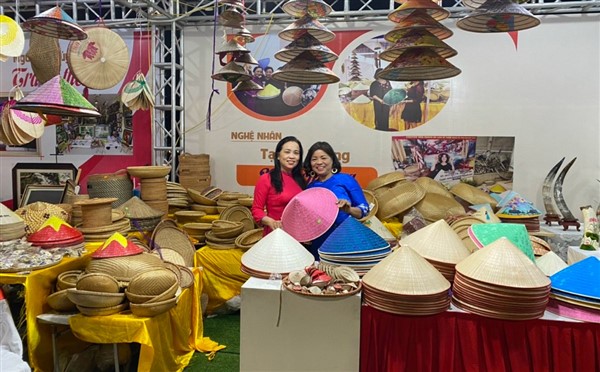 Hà Nội: Giữ nghề làm nón làng Chuông