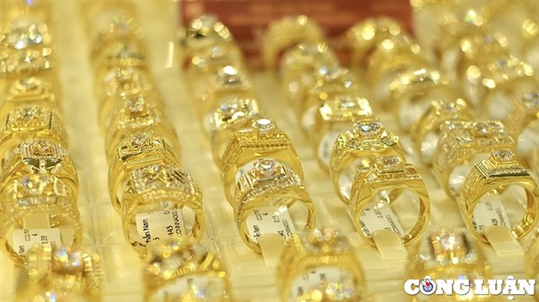 Rằm tháng Giêng: Người mua vàng SJC lỗ 2,55 triệu đồng sau 1 đêm